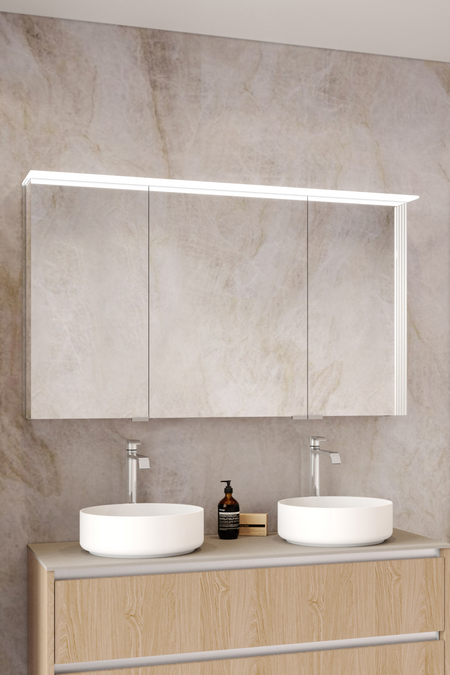 Three door mirror cabinet with light visor Modena Q12