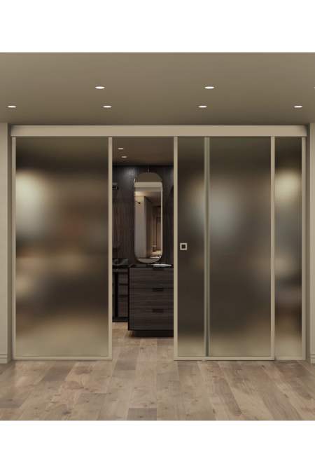 Liukuovi soft closing -mekanismilla ja kahdella kiinteällä seinällä Inne C3N New York